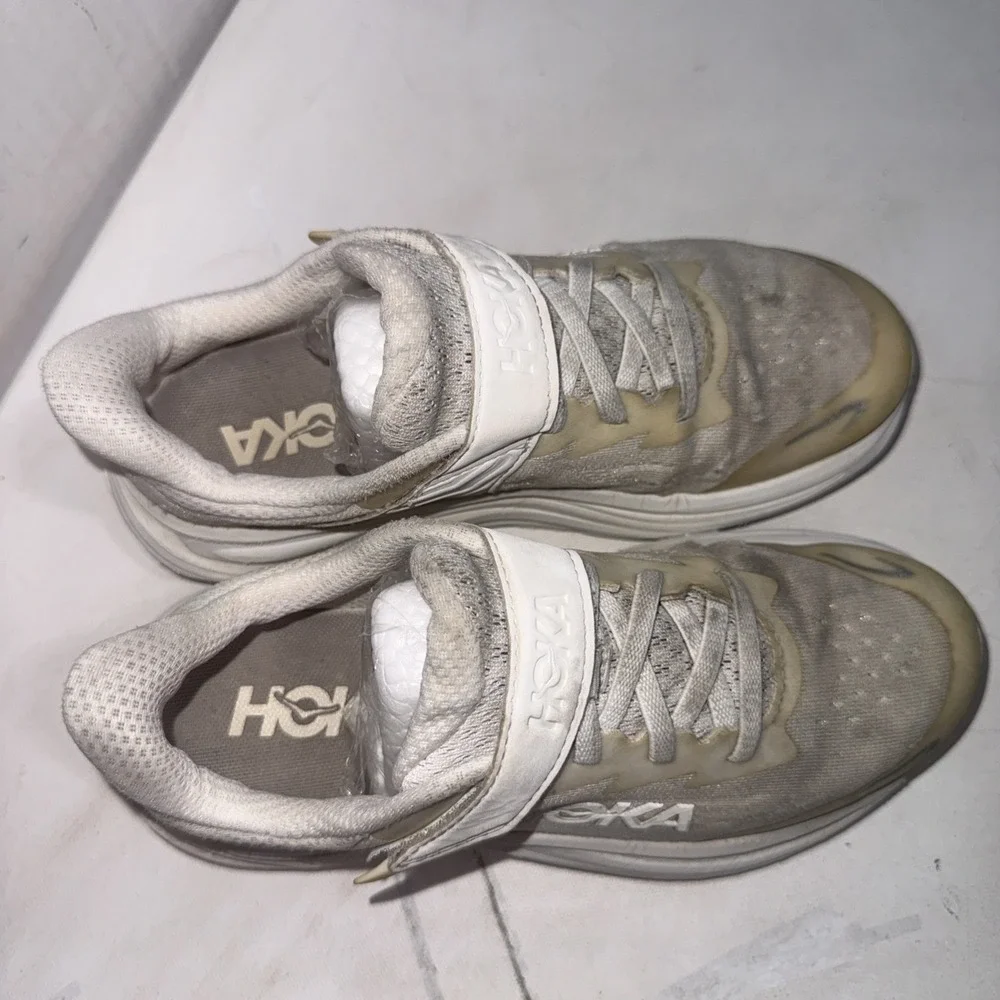 Hoka One Clifton 10 White Running Athletic Play Shoes Little Kids Size 2.5 MD